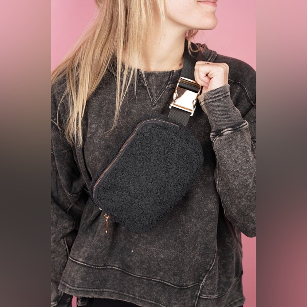 DARK GRAY TEDDY BEAR BELT BAG